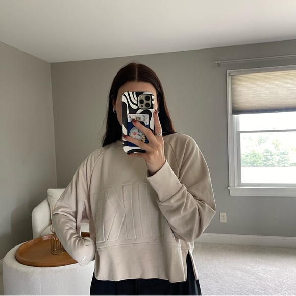 nike cropped crewneck- open to offers! - Picture 2 of 4